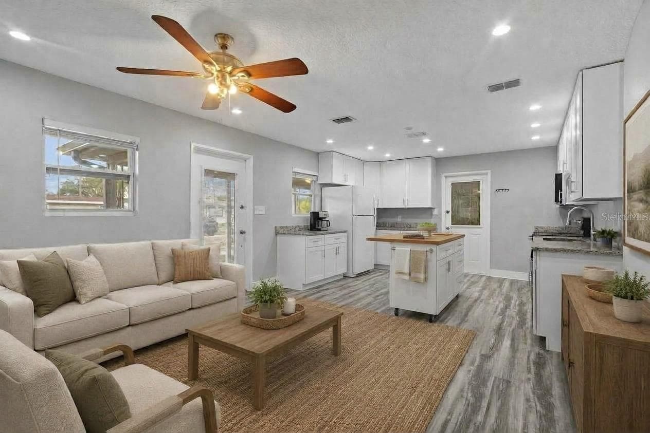 Single Family Residence at 4402 W TRILBY AVE, TAMPA, photo 4 of 28