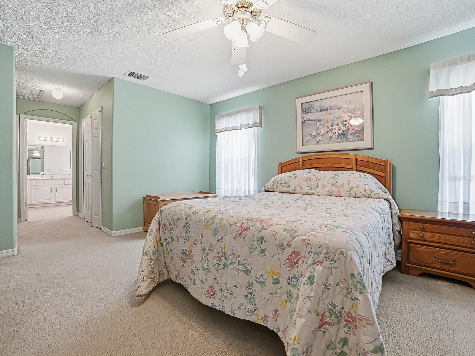 LOTS OF NATURAL LIGHT - 1040 EAGLES LNDG, LEESBURG
