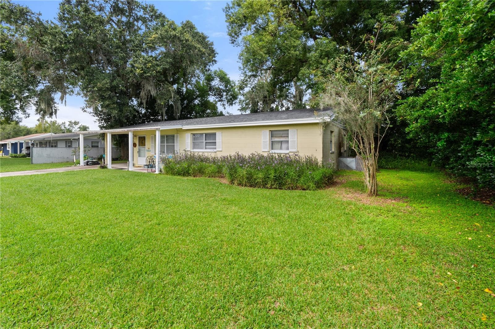 Single Family Residence at 1572 CHURCHILL CT, LAKELAND, photo 2 of 16