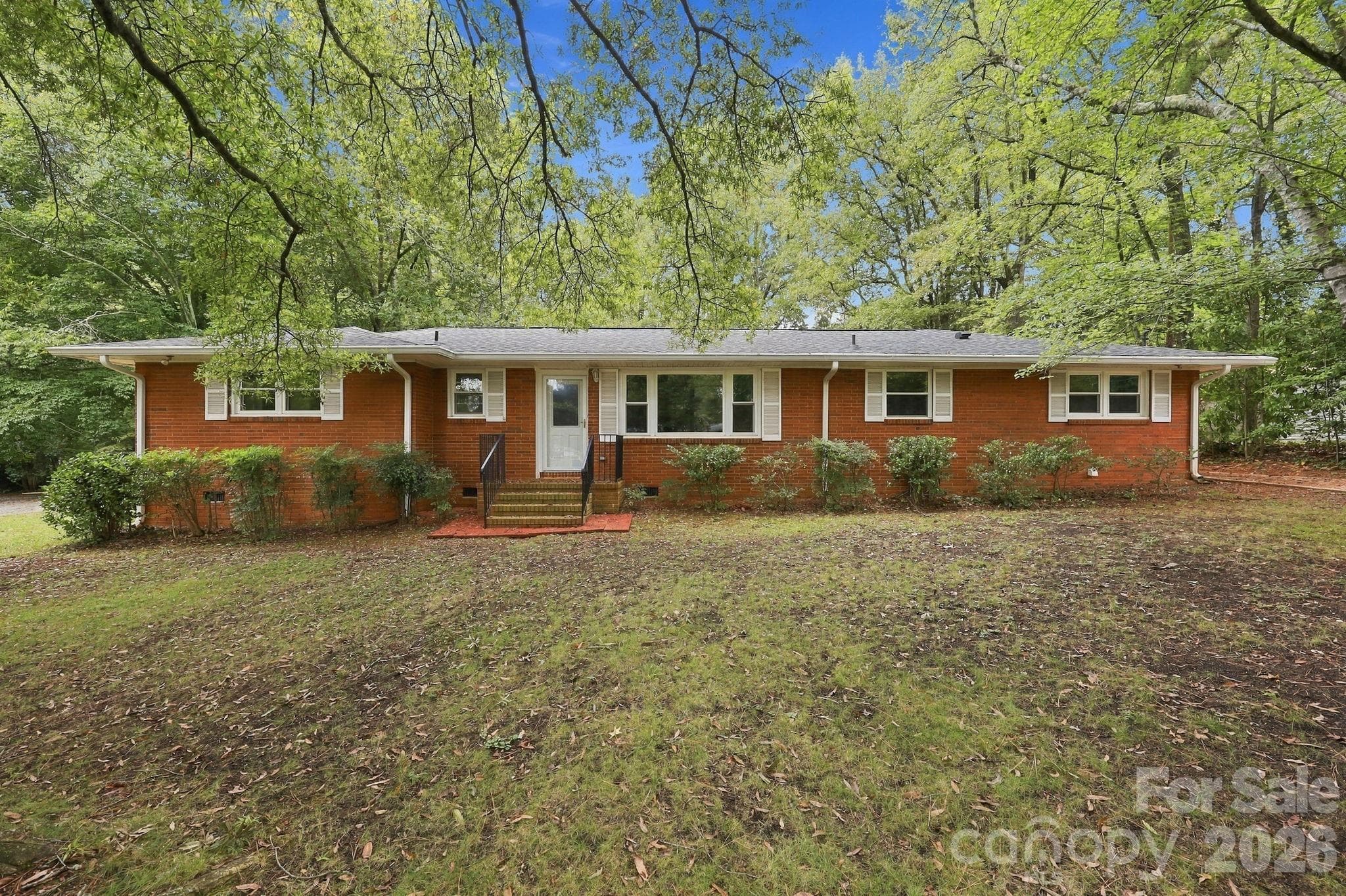 Single Family Residence at 7029 Linda Lake Drive, Charlotte, photo 3 of 33