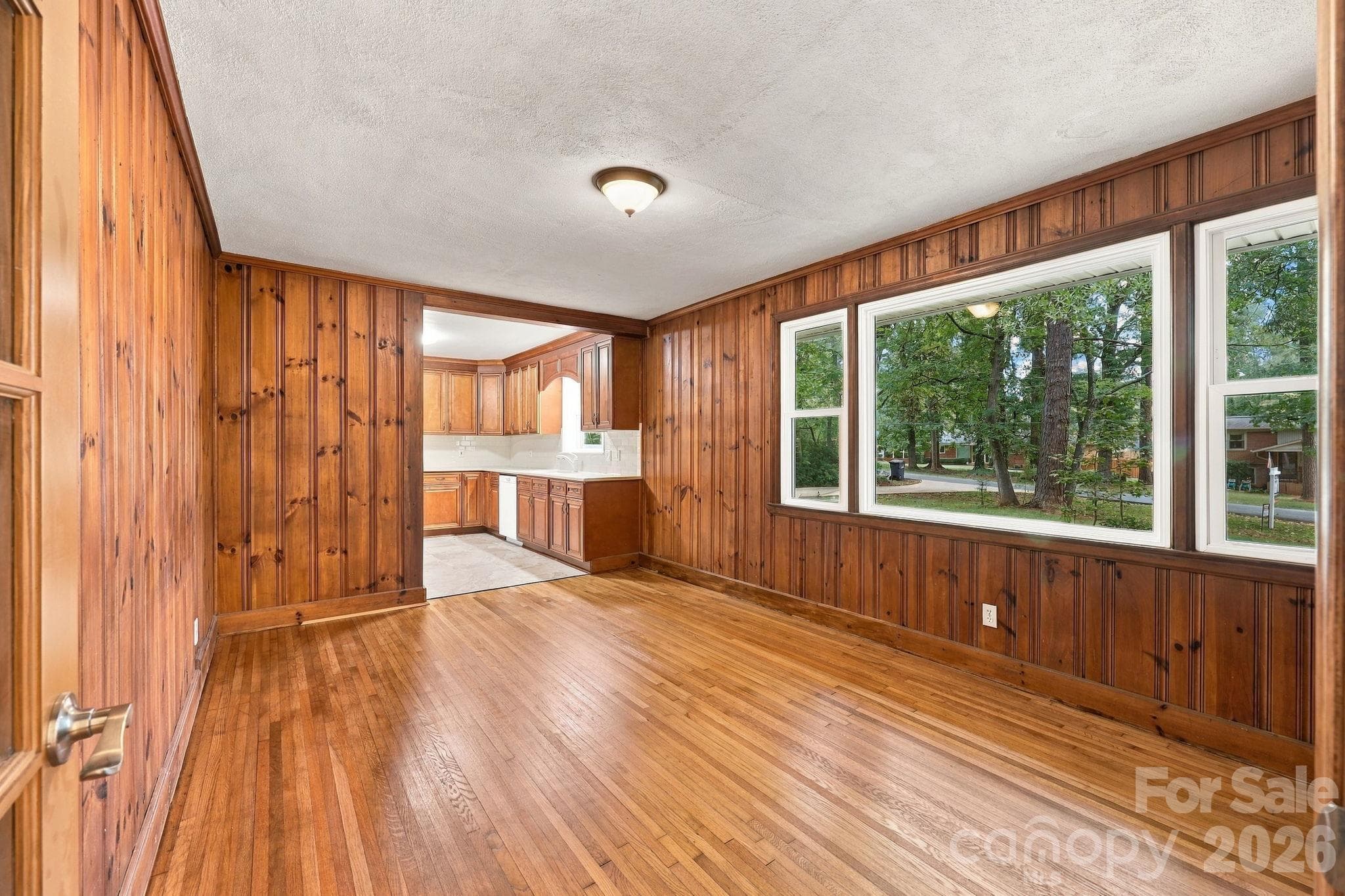Single Family Residence at 7029 Linda Lake Drive, Charlotte, photo 6 of 33