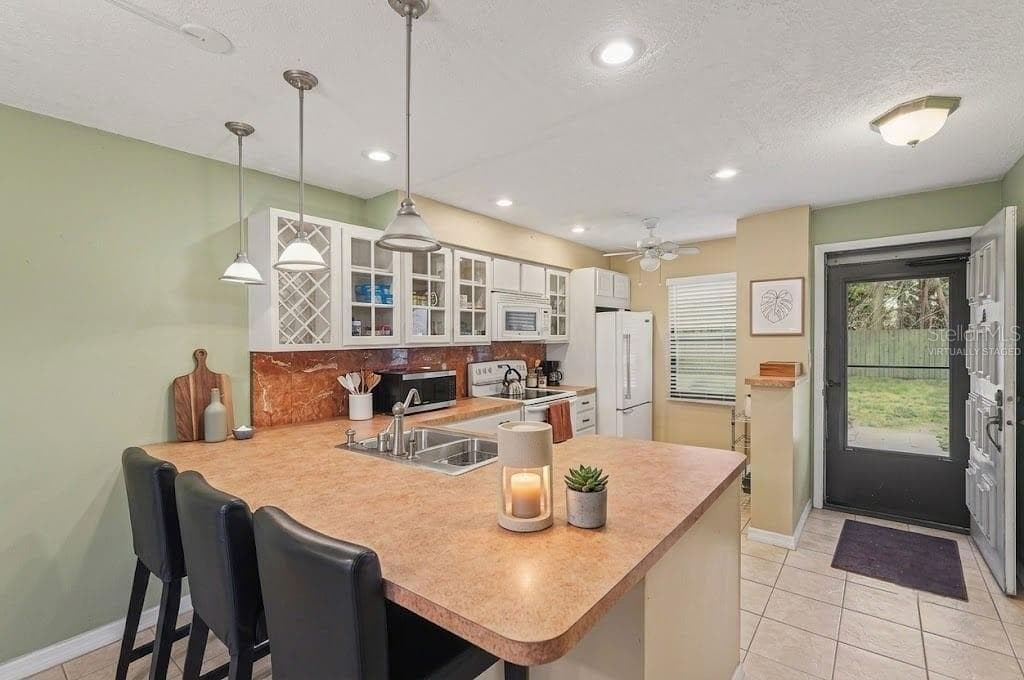 Virtually Staged - 4800 LAKE VILLA DR, CLEARWATER