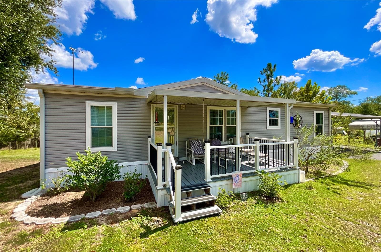 Manufactured Home at 104 SILVER DOLLAR DR, HAWTHORNE