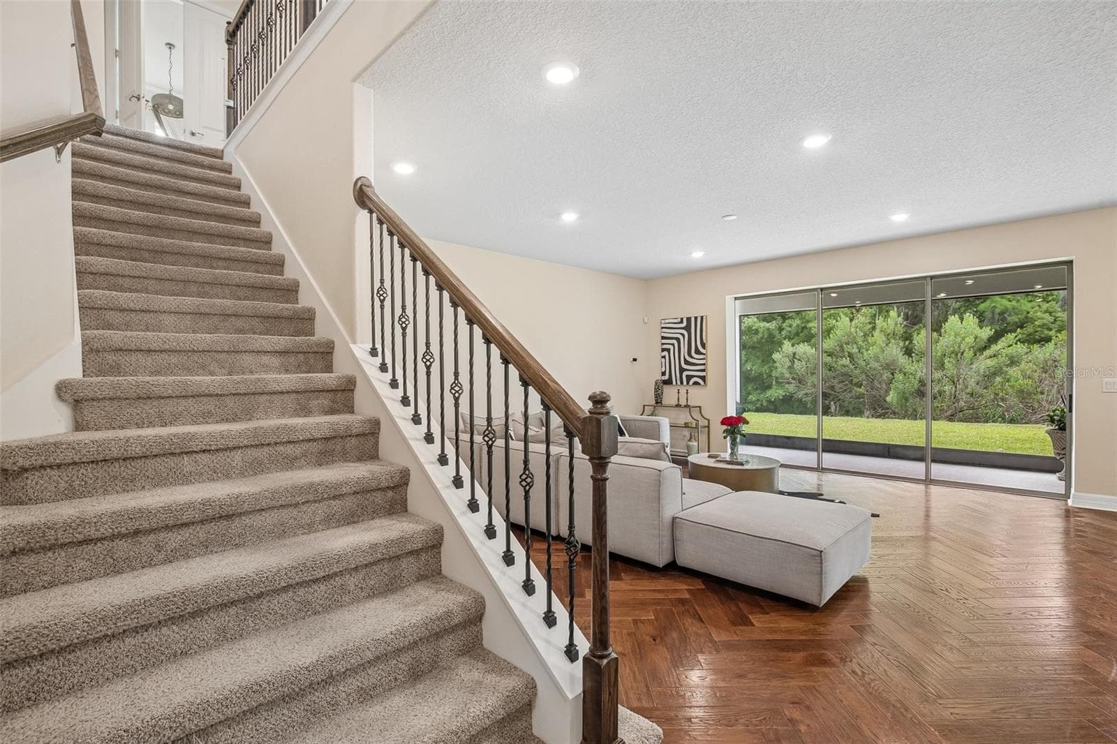 Single Family Residence at 11054 SUNDRIFT DR, TAMPA, photo 4 of 71
