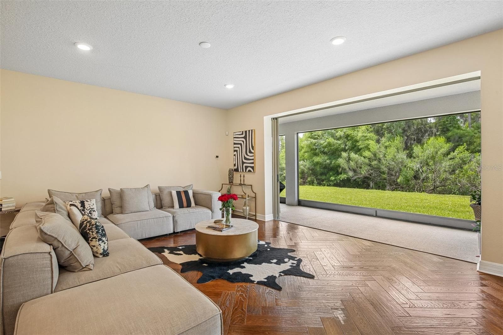 Single Family Residence at 11054 SUNDRIFT DR, TAMPA, photo 8 of 71