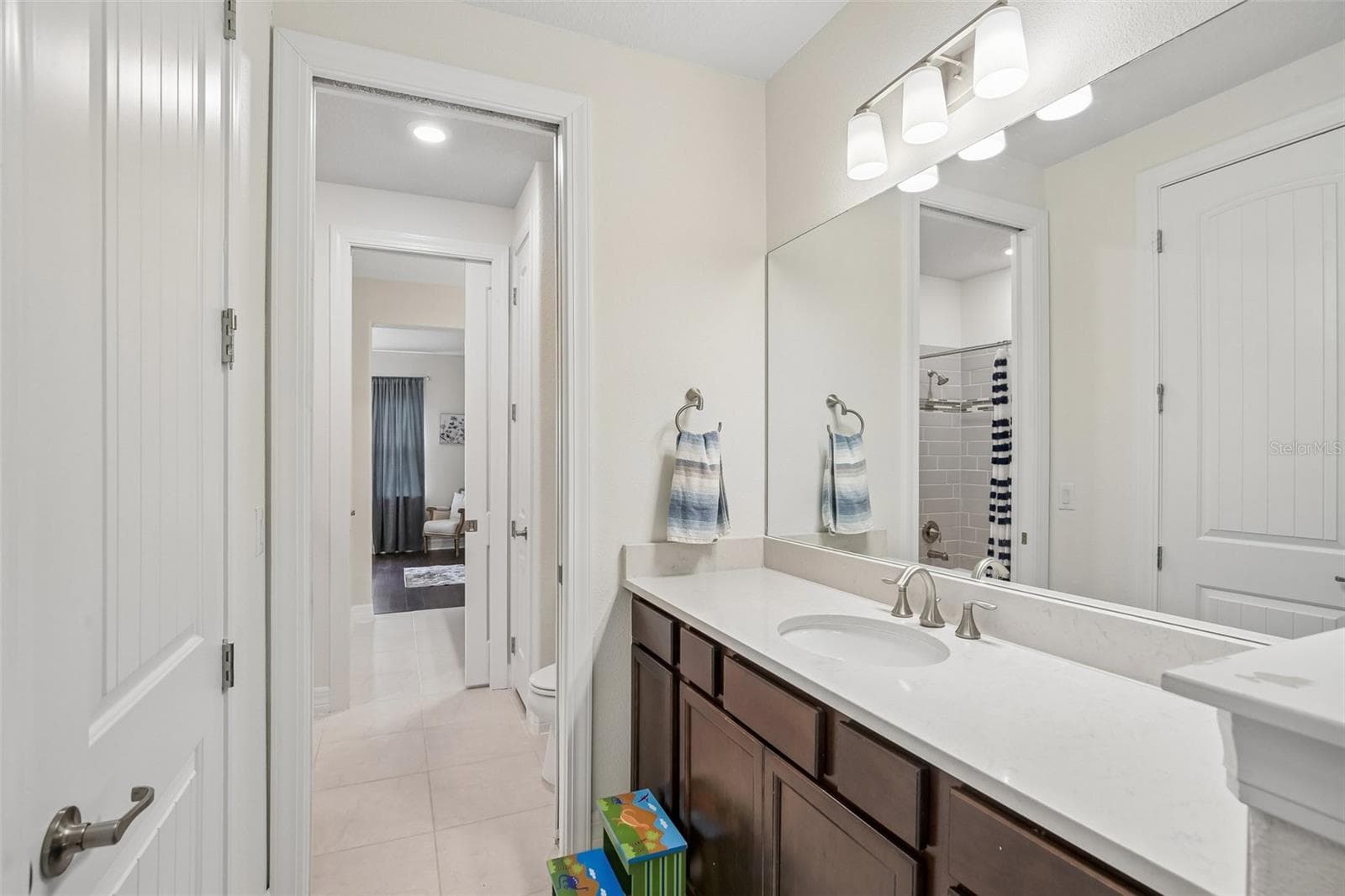 Single Family Residence at 11054 SUNDRIFT DR, TAMPA, photo 32 of 71