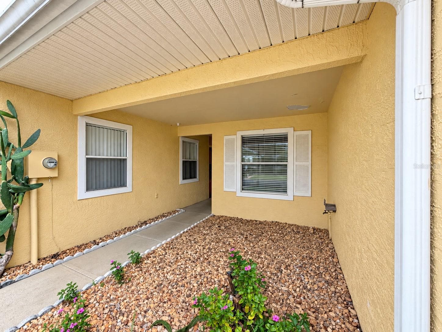 3213 QUEEN PALMS CT