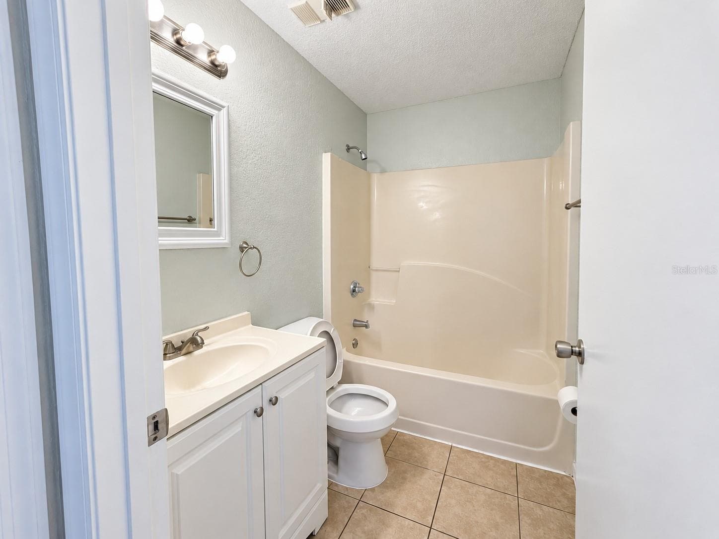 Townhouse at 3213 QUEEN PALMS CT, KISSIMMEE, photo 9 of 21