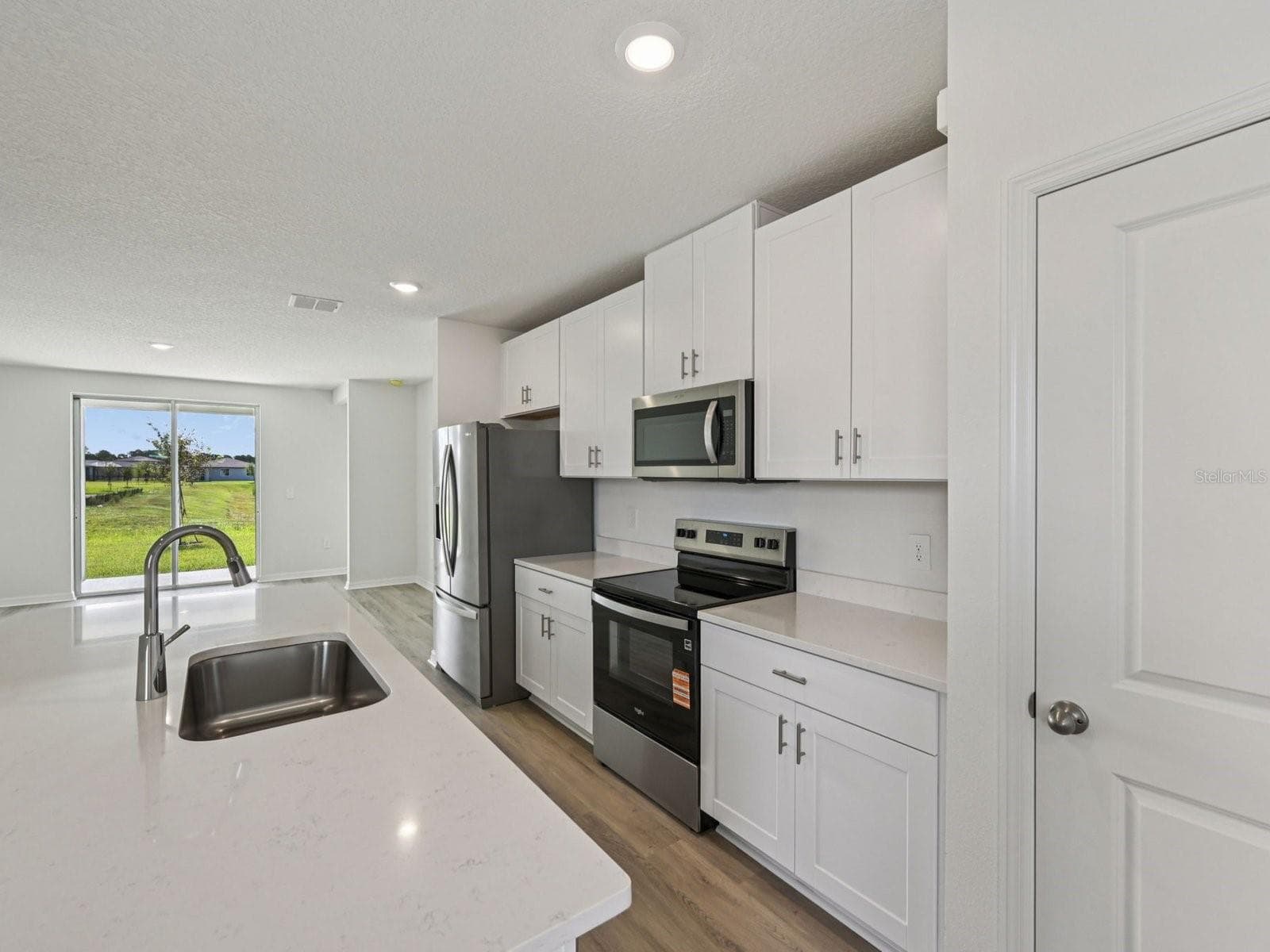 Single Family Residence at 17453 GREEN GROOVE DR, BROOKSVILLE, photo 5 of 16