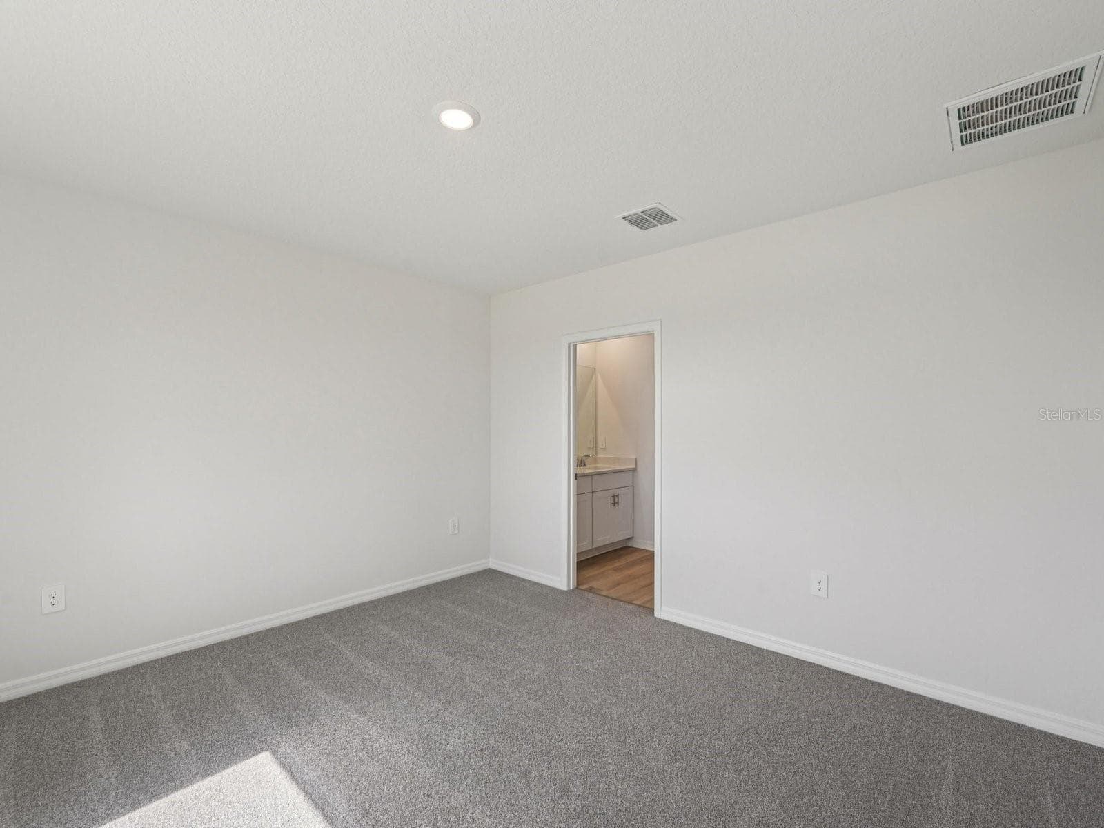 Single Family Residence at 17453 GREEN GROOVE DR, BROOKSVILLE, photo 9 of 16
