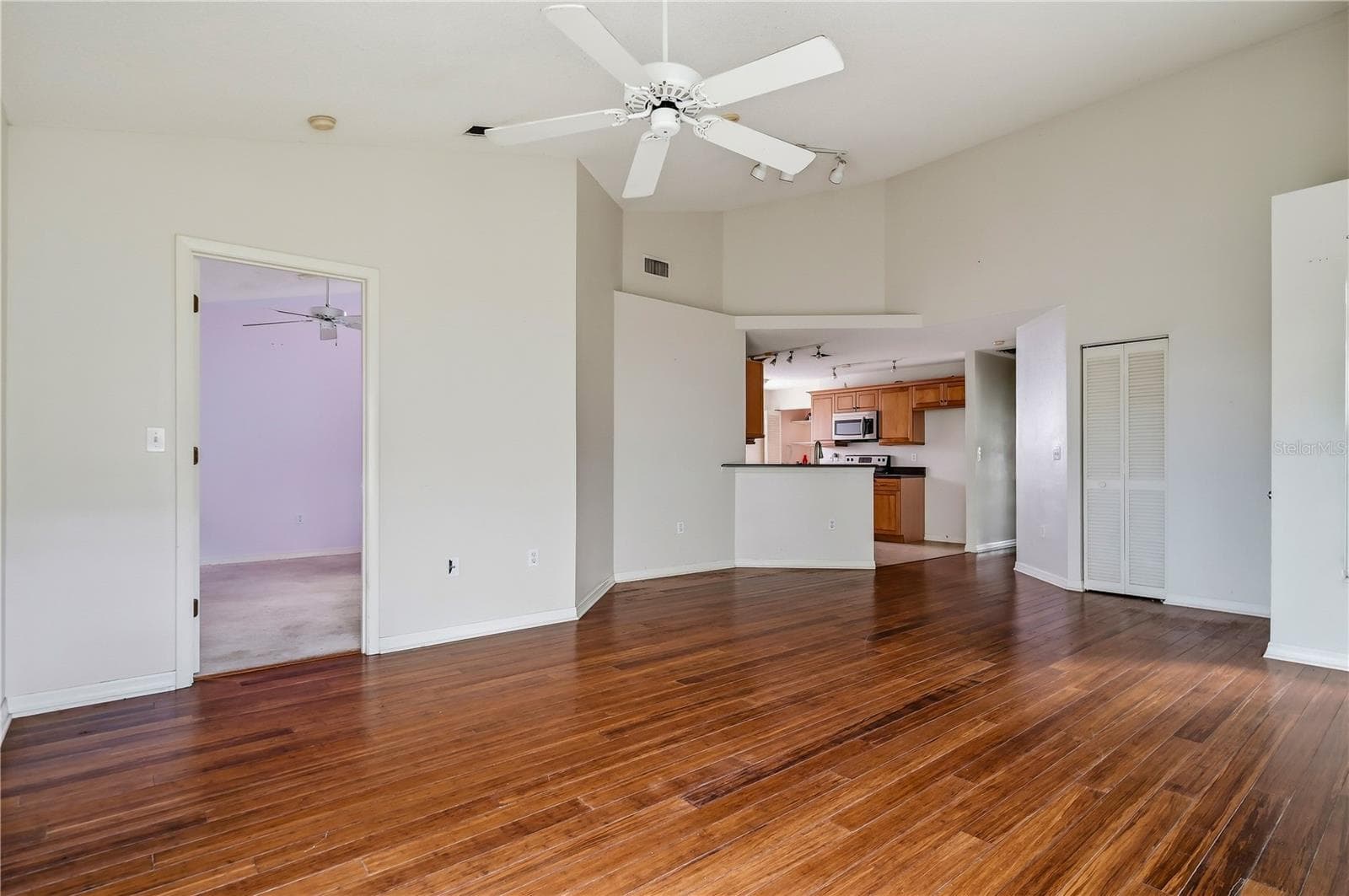 Condominium at 4205 SAINT CLAIR DR, SARASOTA, photo 4 of 28