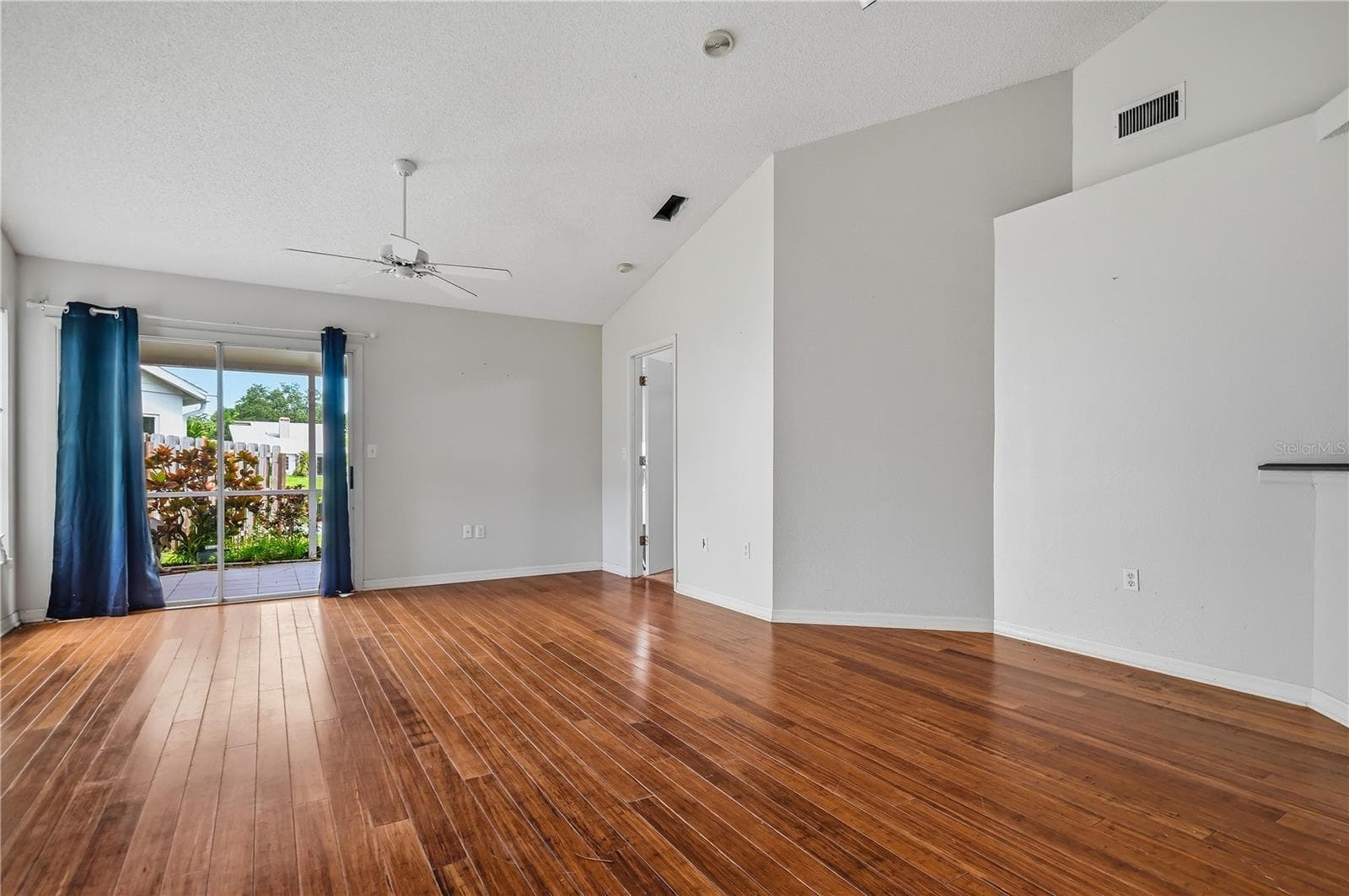Condominium at 4205 SAINT CLAIR DR, SARASOTA, photo 8 of 28