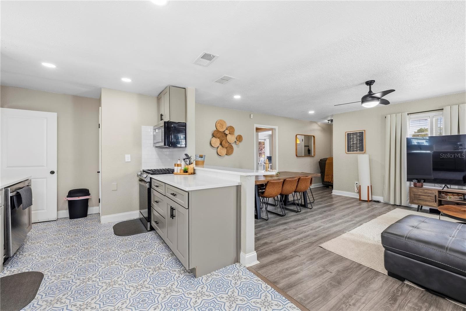 Main House - 1468 DRUID RD E, CLEARWATER
