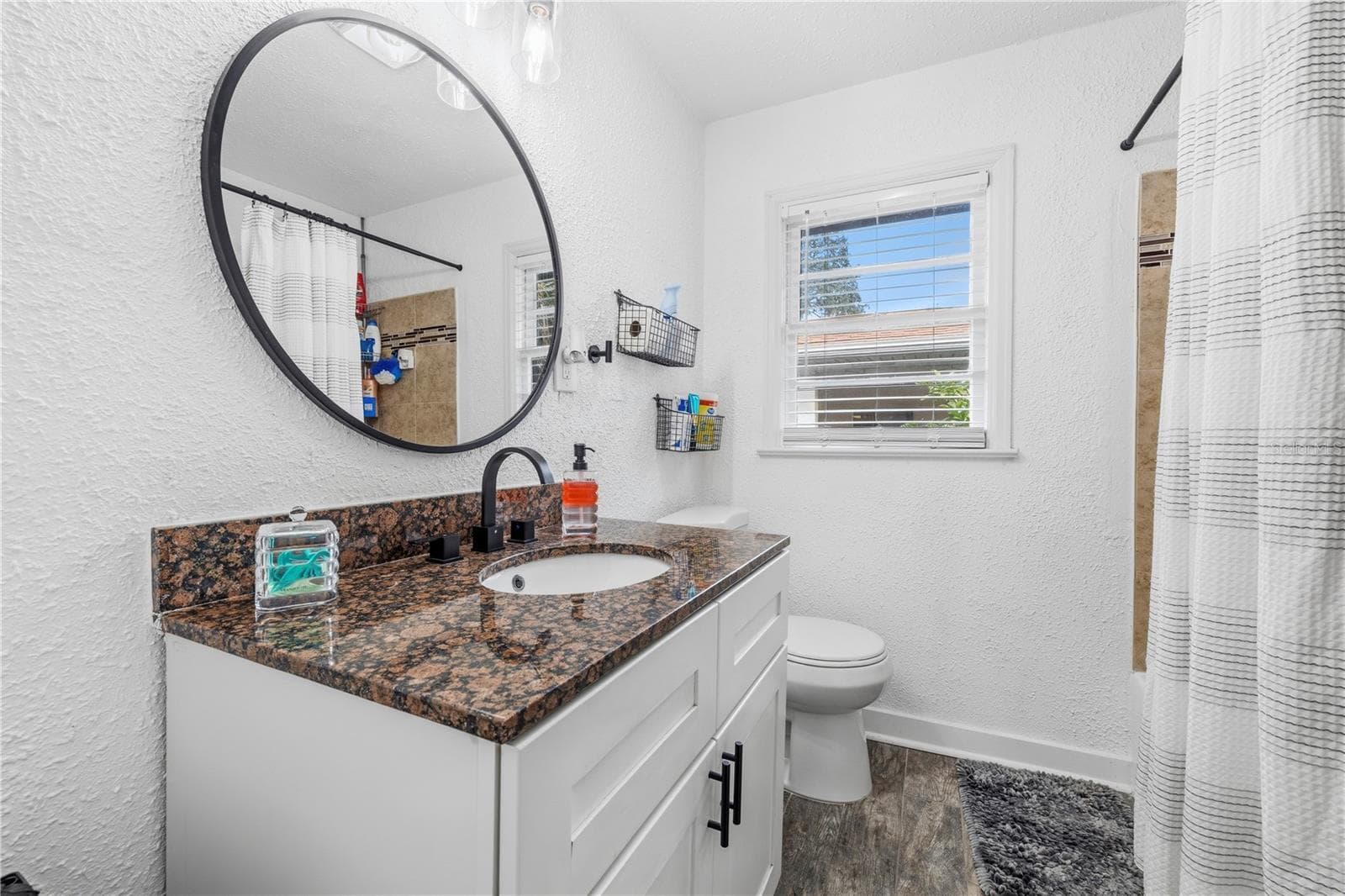 Main House Bathroom - 1468 DRUID RD E, CLEARWATER