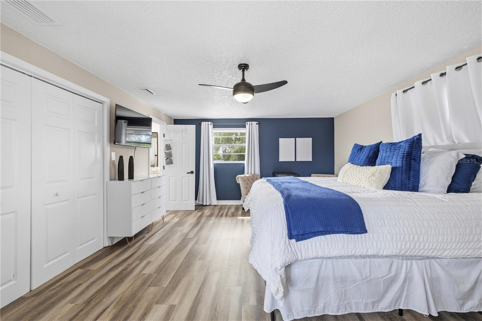 Primary Bedroom (Upstairs) - 1468 DRUID RD E, CLEARWATER