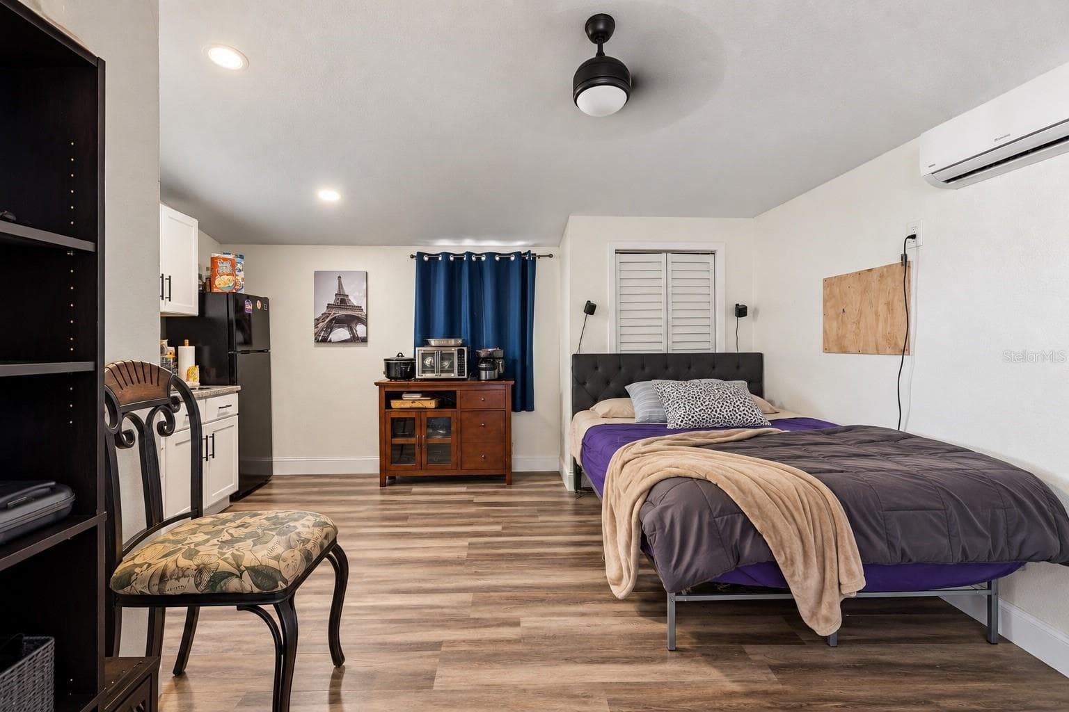 Back Studio with Kitchenette + Bath - 1468 DRUID RD E, CLEARWATER
