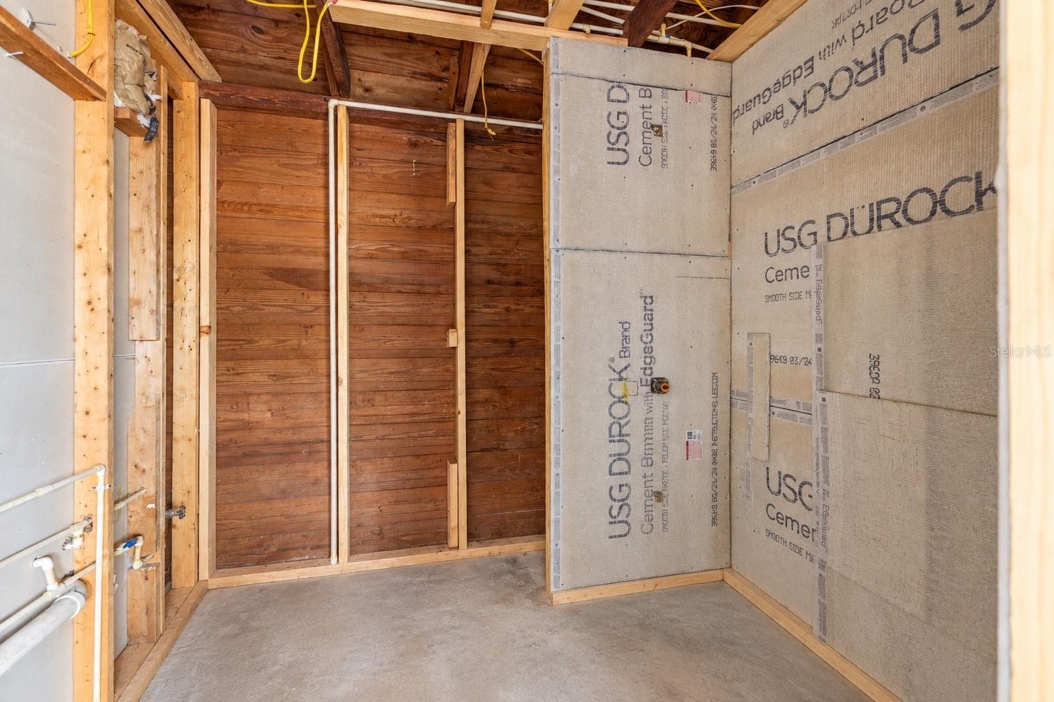 Garage Studio Bathroom - 1468 DRUID RD E, CLEARWATER