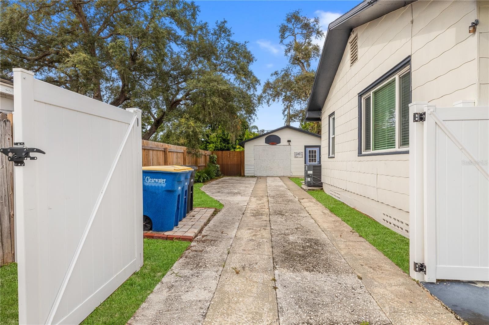 Single Family Residence at 1468 DRUID RD E, CLEARWATER, photo 52 of 64