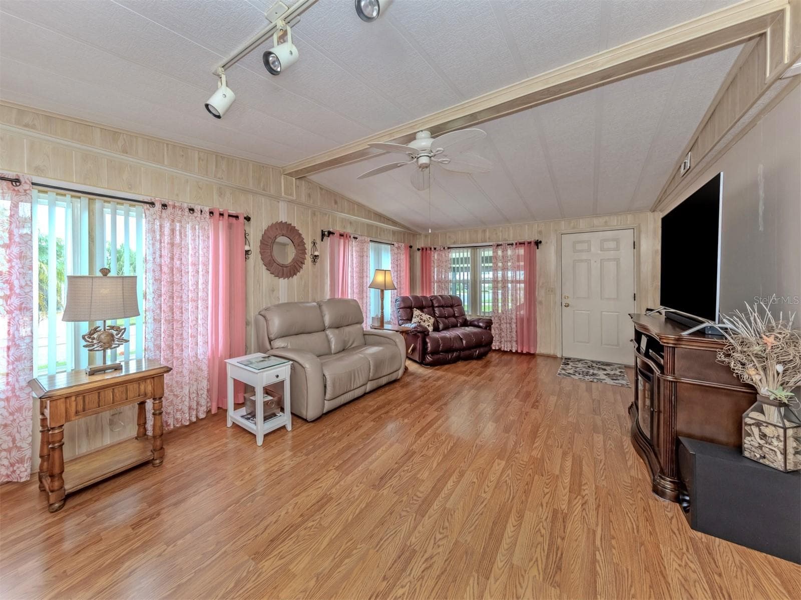 Manufactured Home at 196 PALM HARBOR DR, NORTH PORT, photo 8 of 64