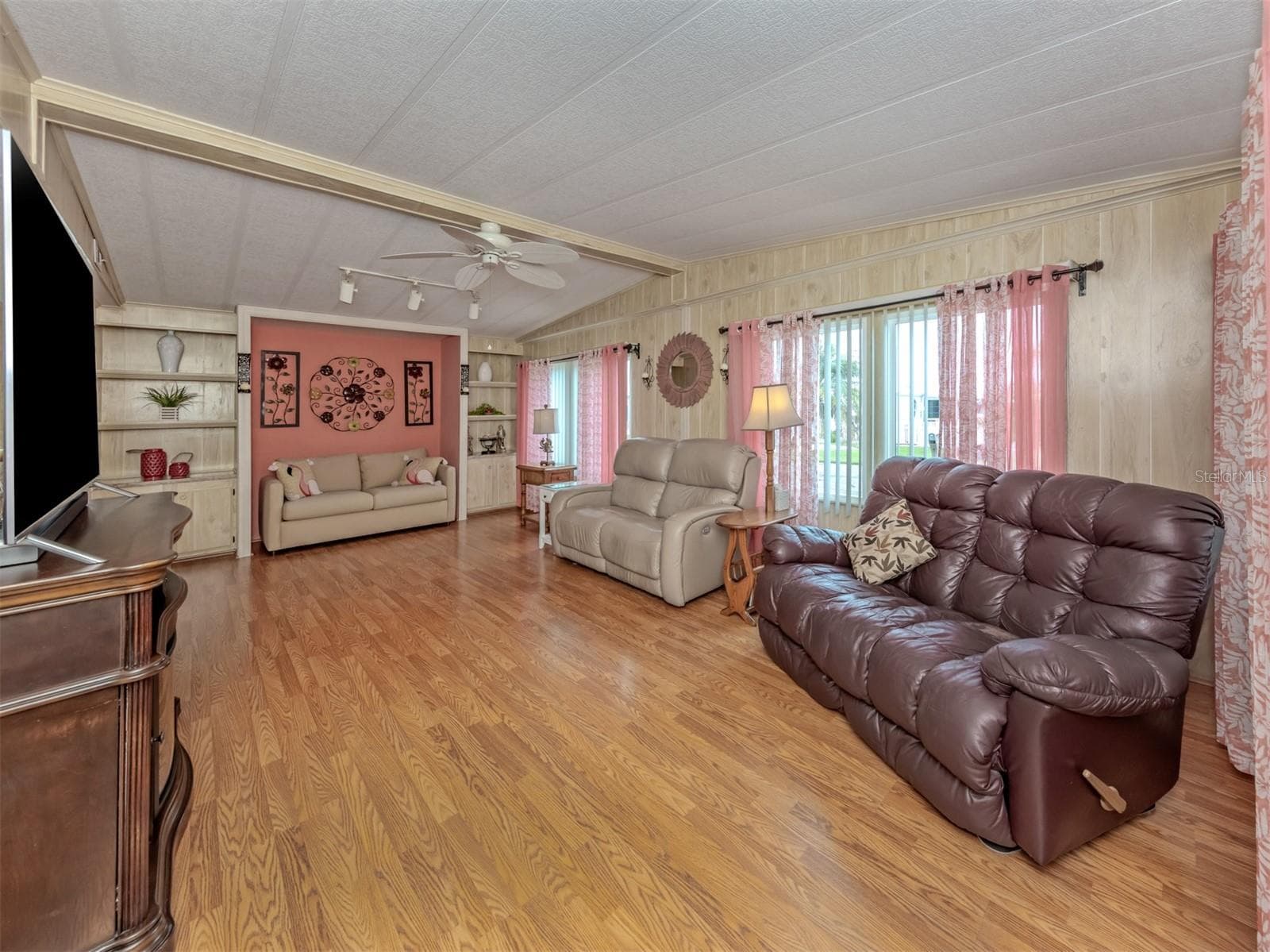 Manufactured Home at 196 PALM HARBOR DR, NORTH PORT, photo 9 of 64