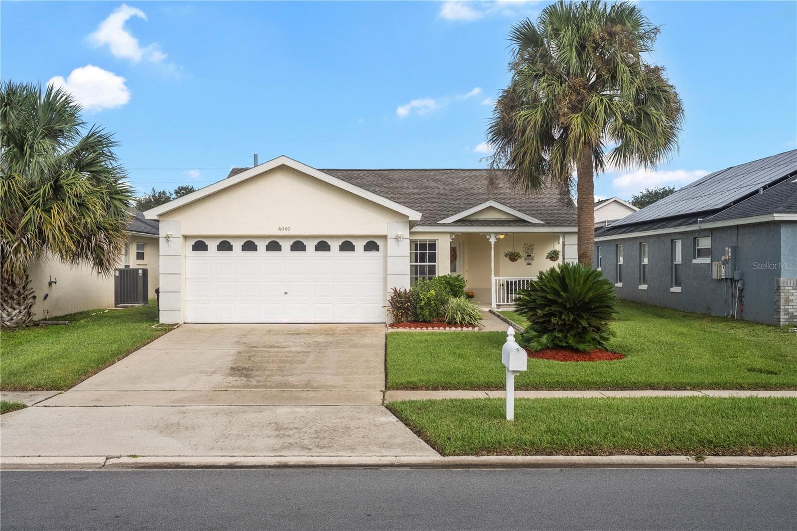 Front view - 8007 ARROW CREEK RD, KISSIMMEE