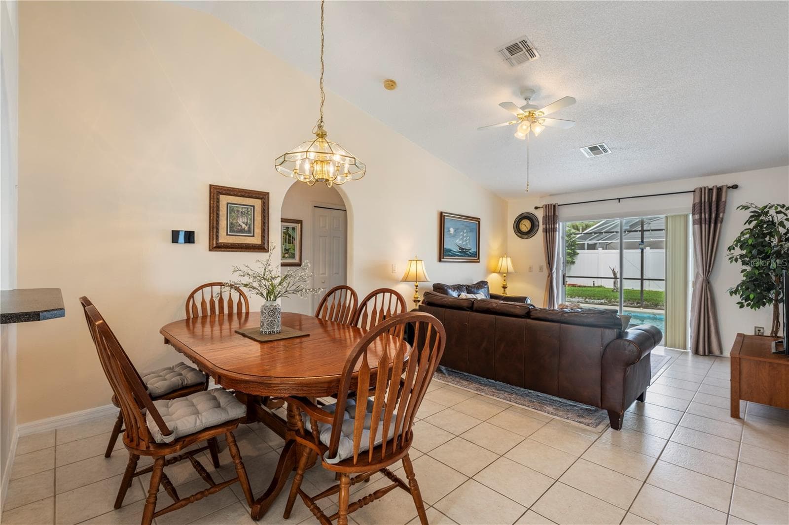 Dining room/Living room - 8007 ARROW CREEK RD, KISSIMMEE