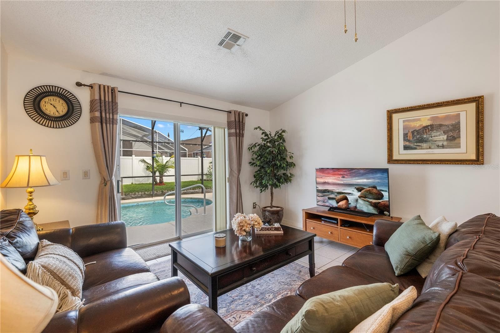 Living room - 8007 ARROW CREEK RD, KISSIMMEE