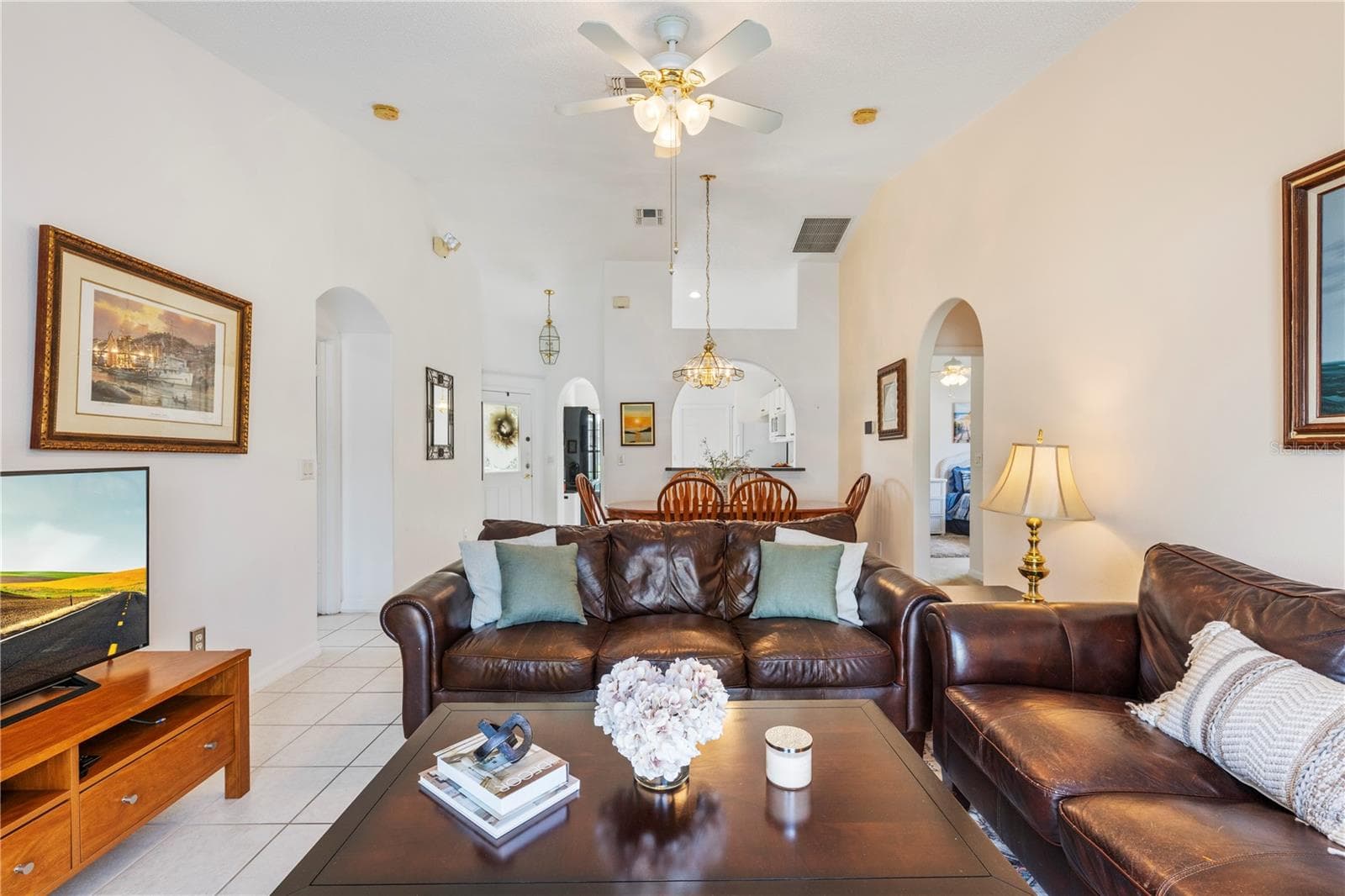 Living room/Dining room - 8007 ARROW CREEK RD, KISSIMMEE