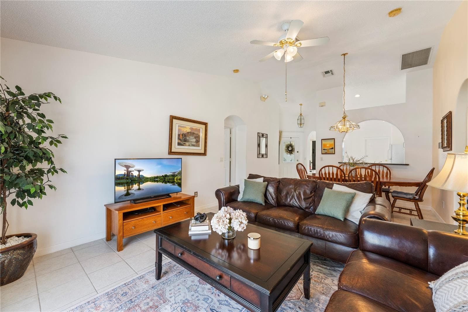 Living room/Dining room - 8007 ARROW CREEK RD, KISSIMMEE