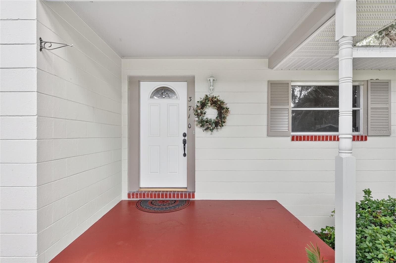 Front Porch - 3710 NW 22ND PL, GAINESVILLE