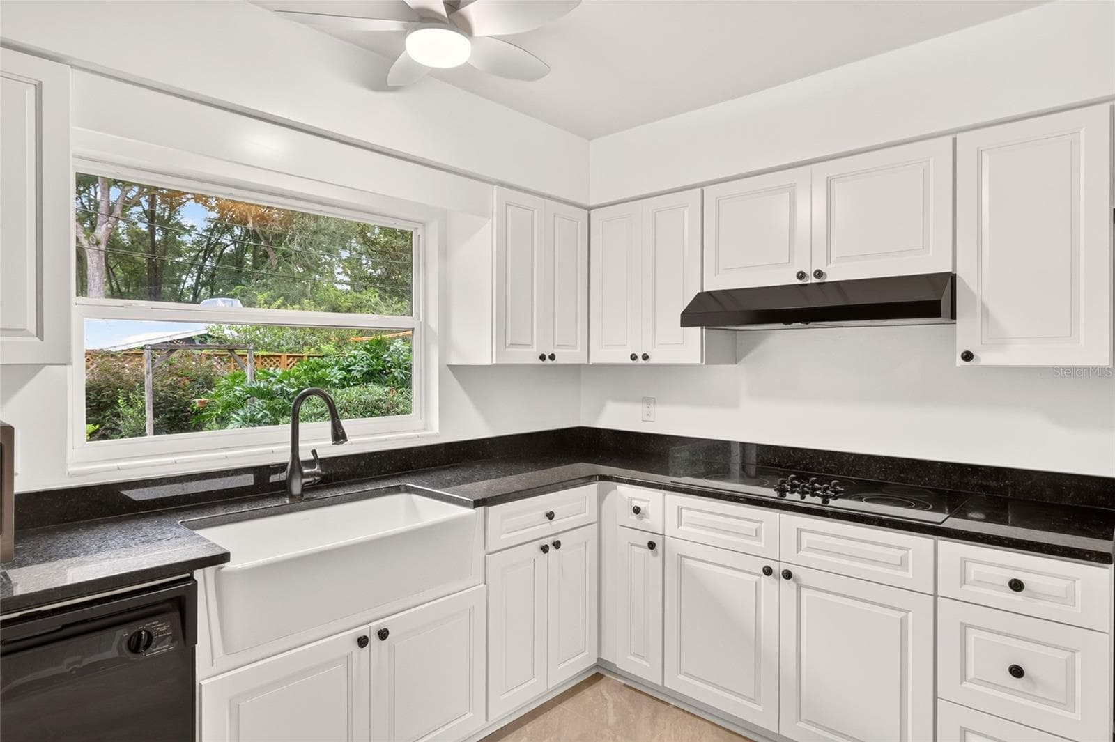 Kitchen - 3710 NW 22ND PL, GAINESVILLE