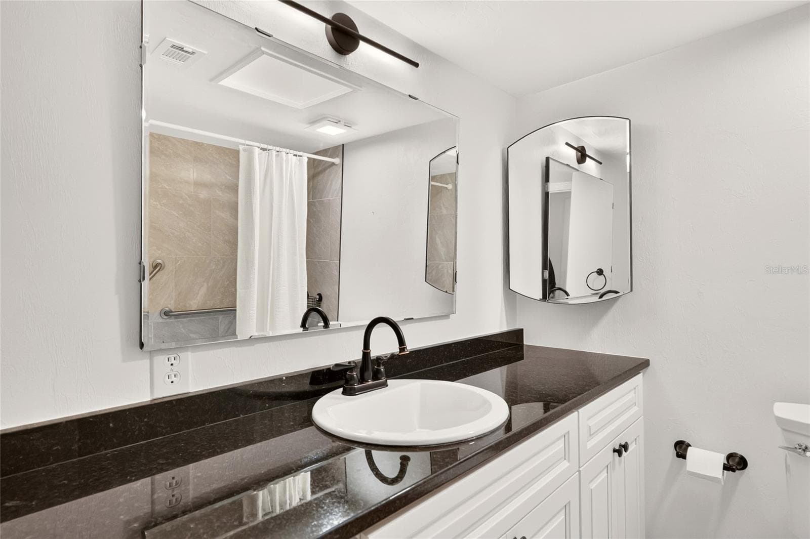 Guest Bathroom - 3710 NW 22ND PL, GAINESVILLE