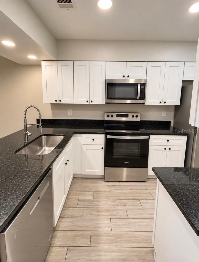 KITCHEN - 439 PRESTWICK PL, POINCIANA