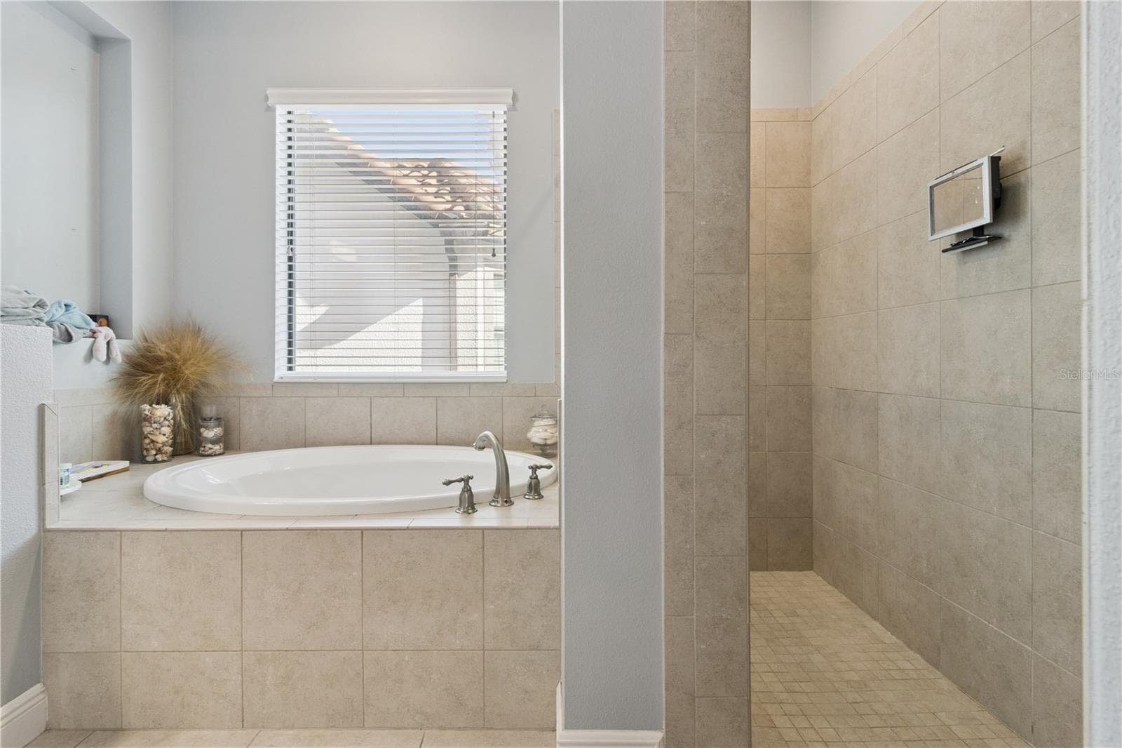 Single Family Residence at 20109 POND SPRING WAY, TAMPA, photo 23 of 51