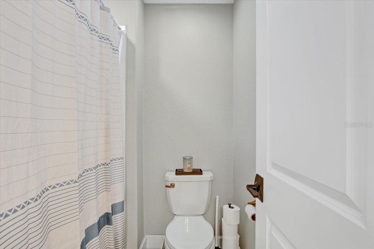 Single Family Residence at 7205 WASH ISLAND DR, SUN CITY CENTER, photo 35 of 63