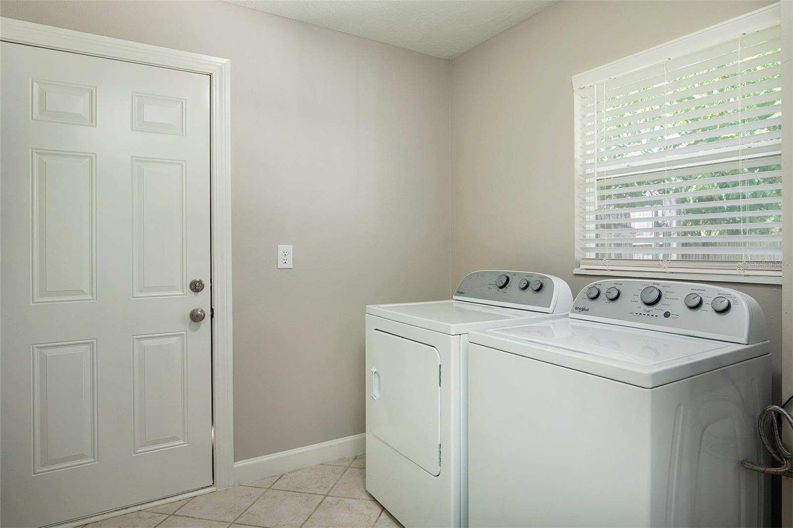 Laundry - 4910 SEMINOLE AVE, WINTER PARK