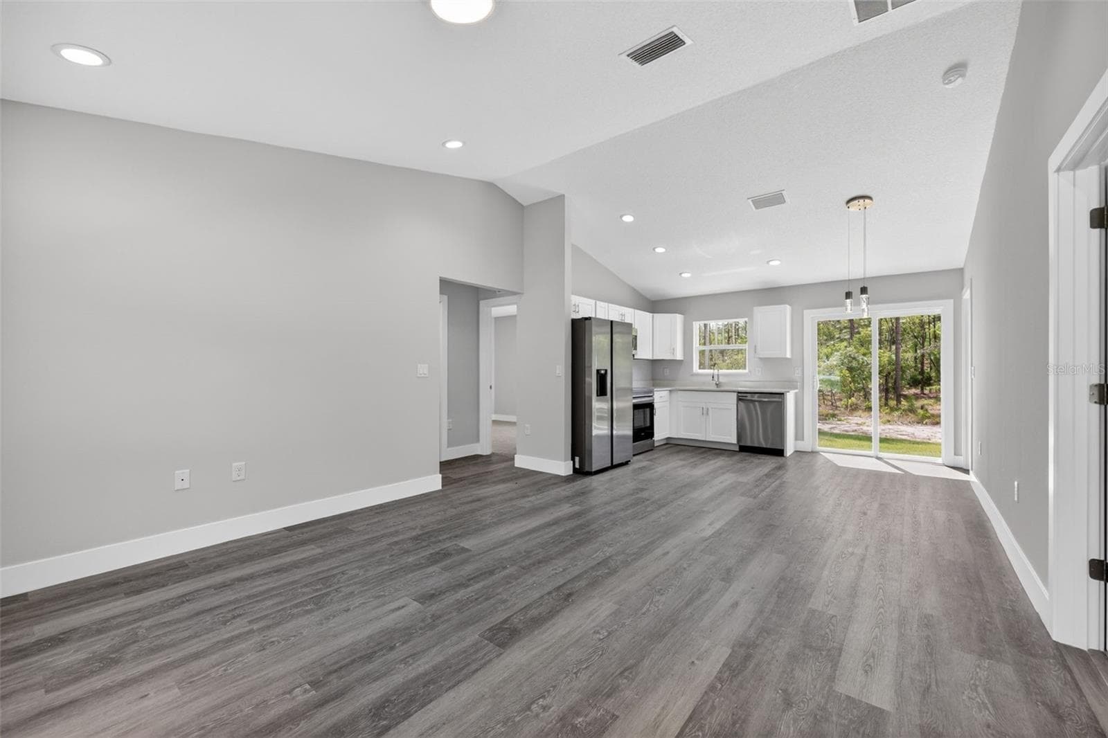 Single Family Residence at 1069 SW SANDS POINT AVE, DUNNELLON, photo 5 of 30