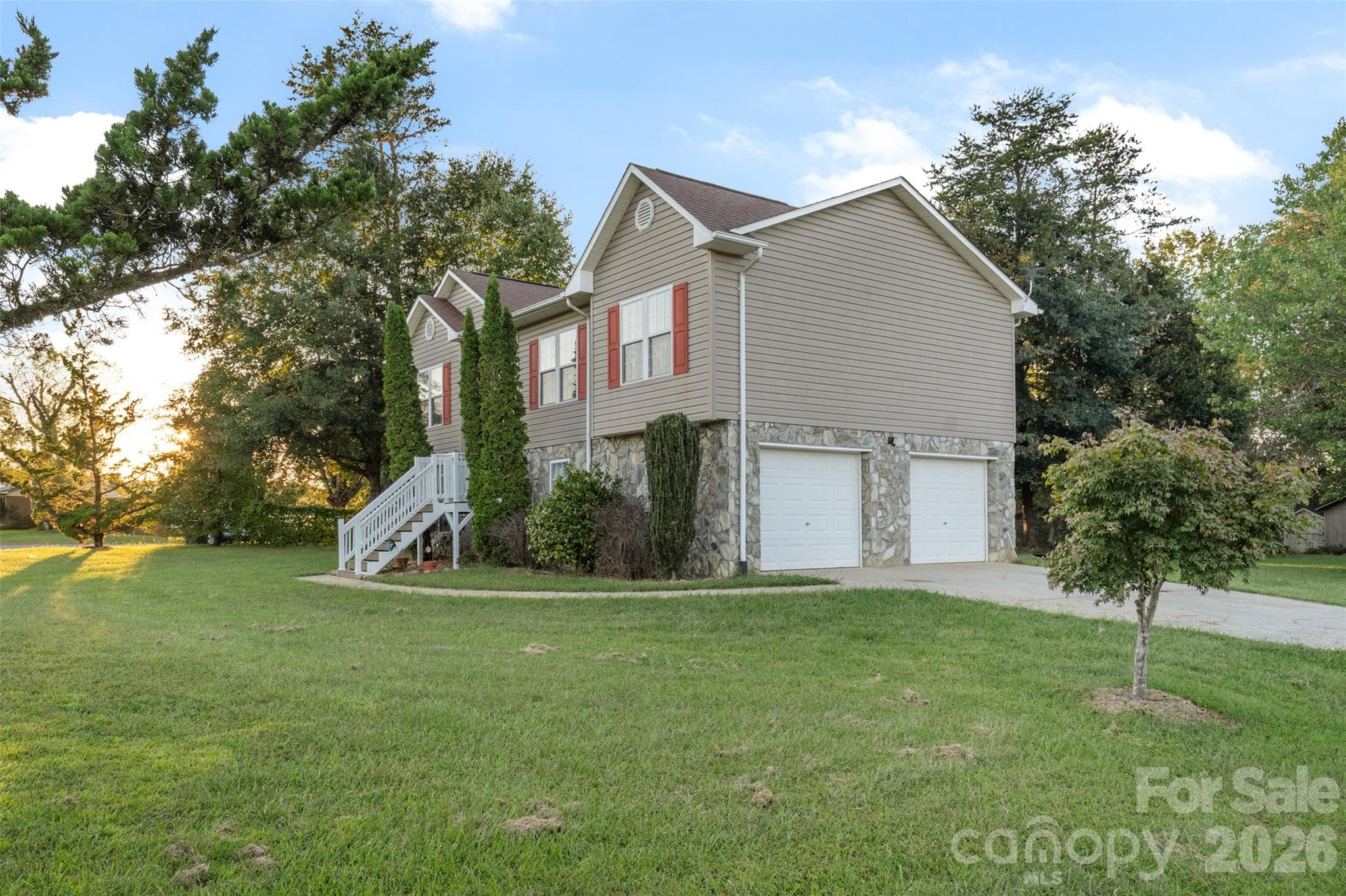 Single Family Residence at 1500 Ivy Lane, Valdese, photo 4 of 29