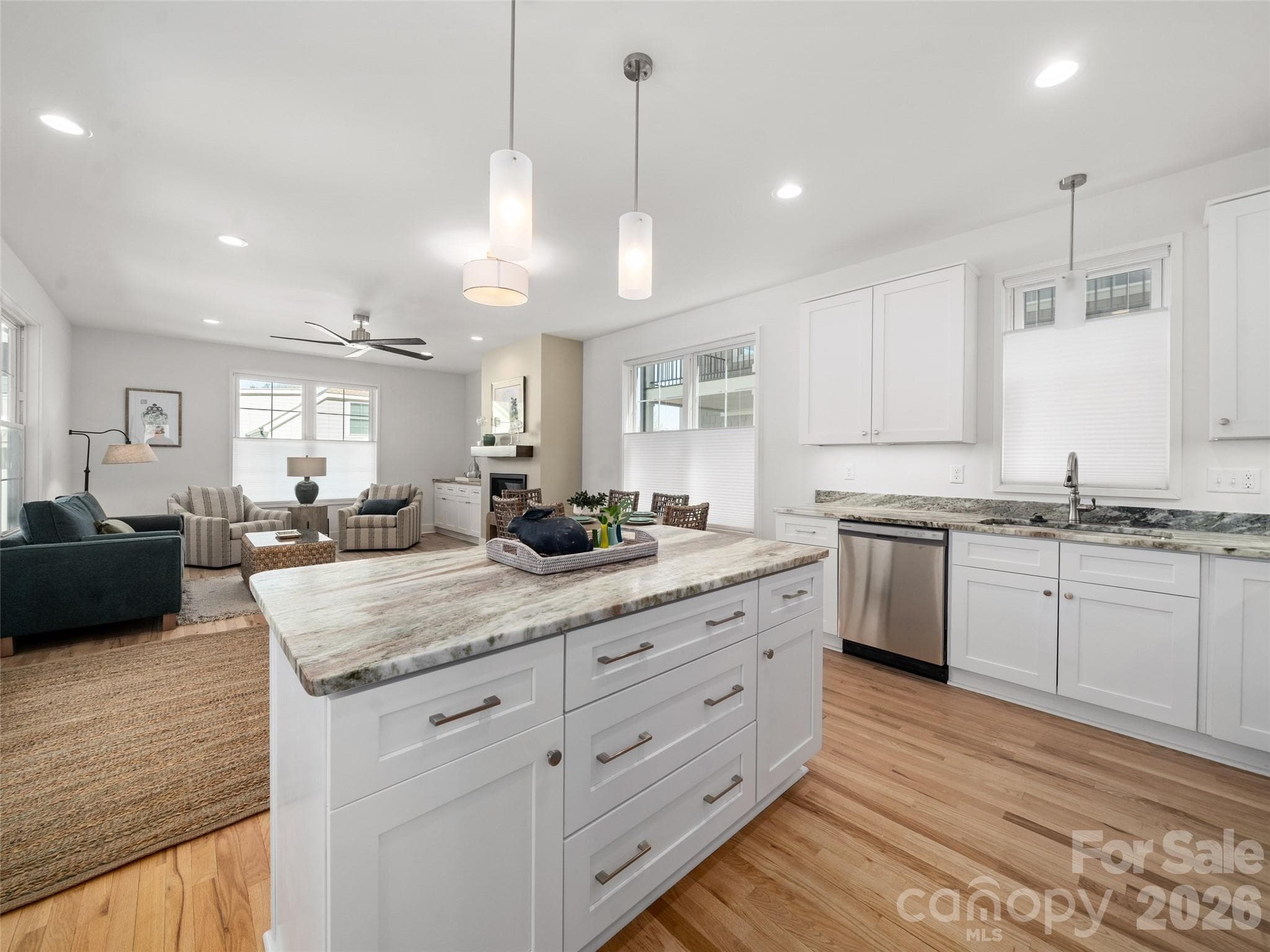 Comfortable Open Floor Plan on the Main Level - 43 Skyvue Court, Saluda