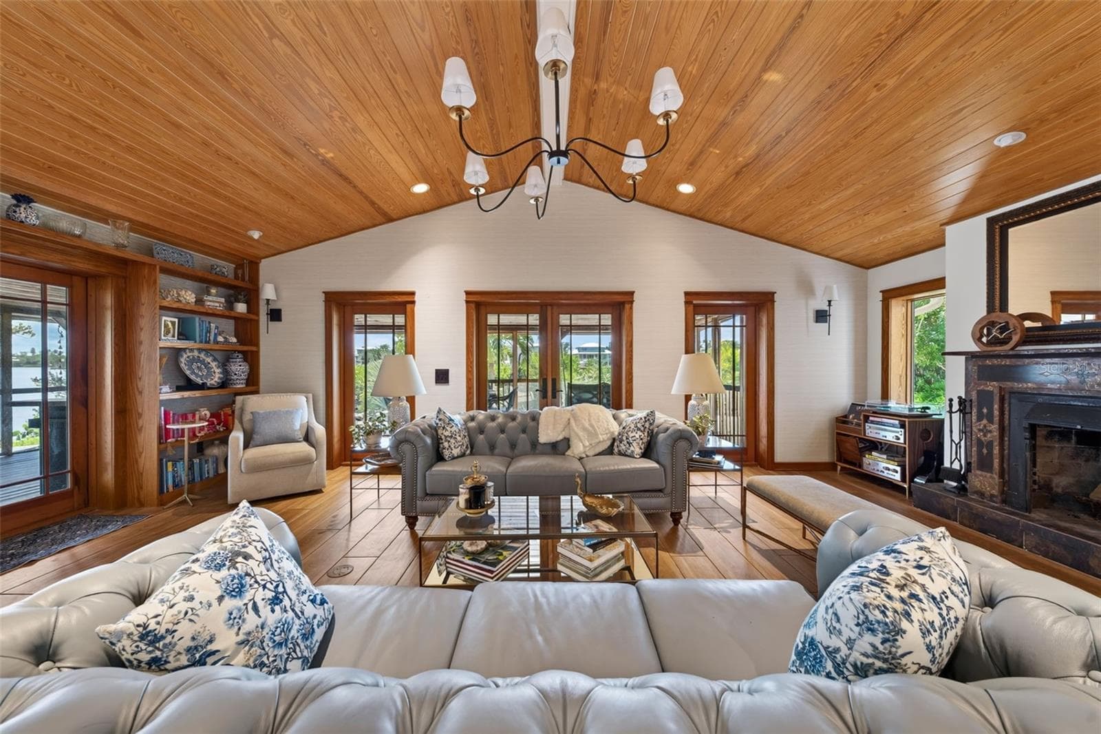 Single Family Residence at 511 SOUTH DR, ANNA MARIA, photo 11 of 87