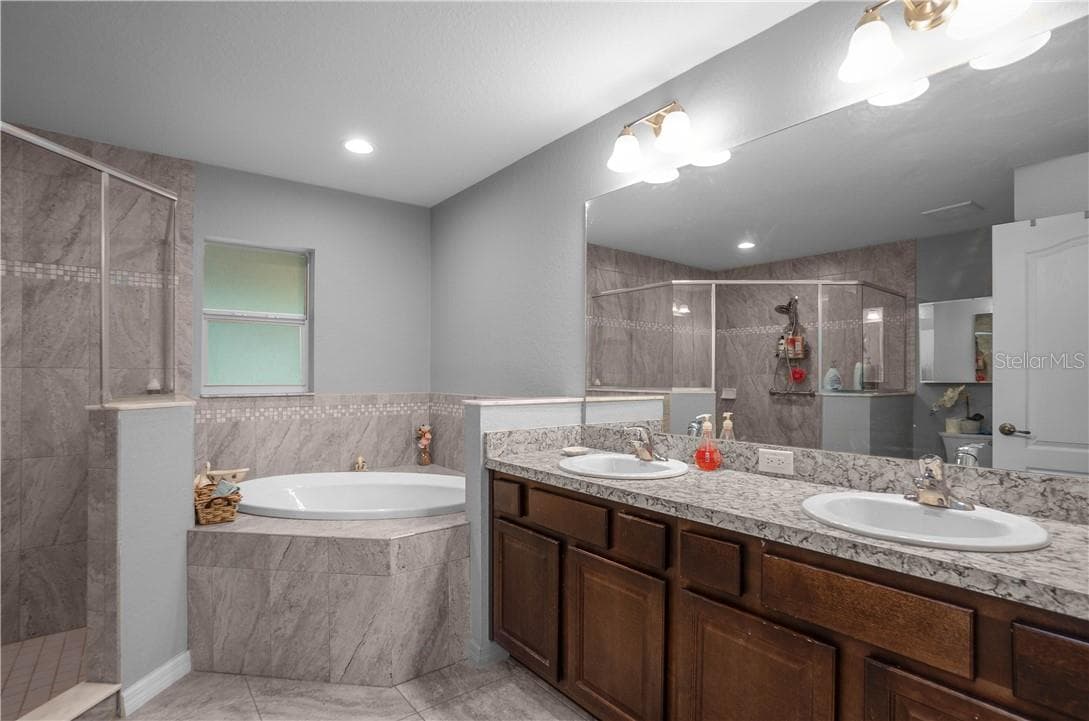 Single Family Residence at 3856 W Birds Nest DR, BEVERLYHILLS FL 34465, Beverly Hills, photo 18 of 83