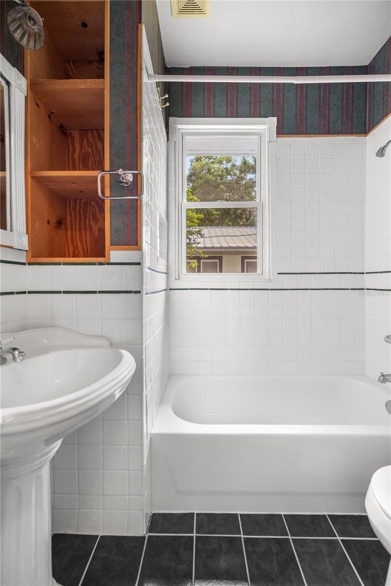 Single Family Residence at 16770 SW 137TH AVE, ARCHER, photo 20 of 24