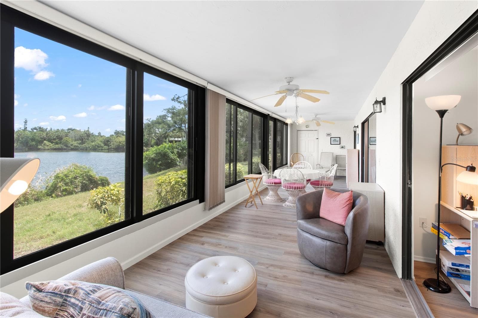 Lanai overlooking beautiful lake. - 220 LAKEWOOD DR #220, BRADENTON