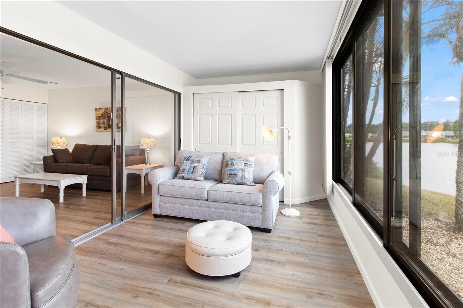 Lanai. - 220 LAKEWOOD DR #220, BRADENTON