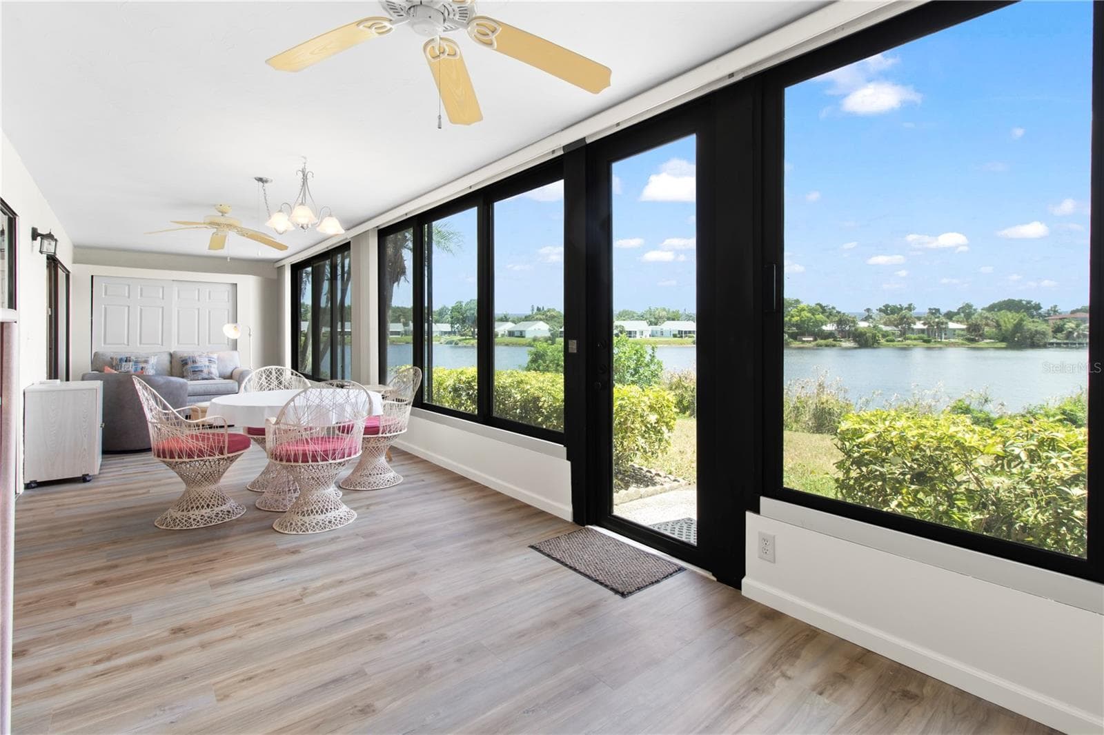 Look at that lake? - 220 LAKEWOOD DR #220, BRADENTON