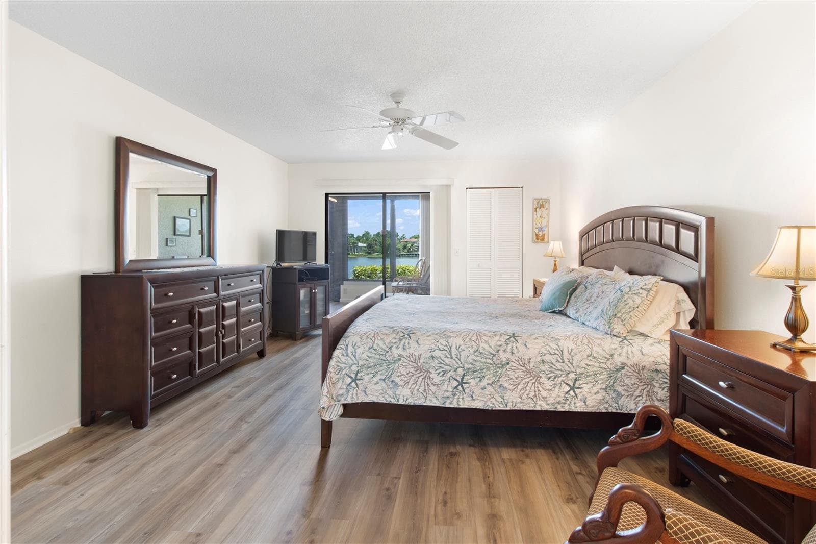 Primary bedroom. - 220 LAKEWOOD DR #220, BRADENTON