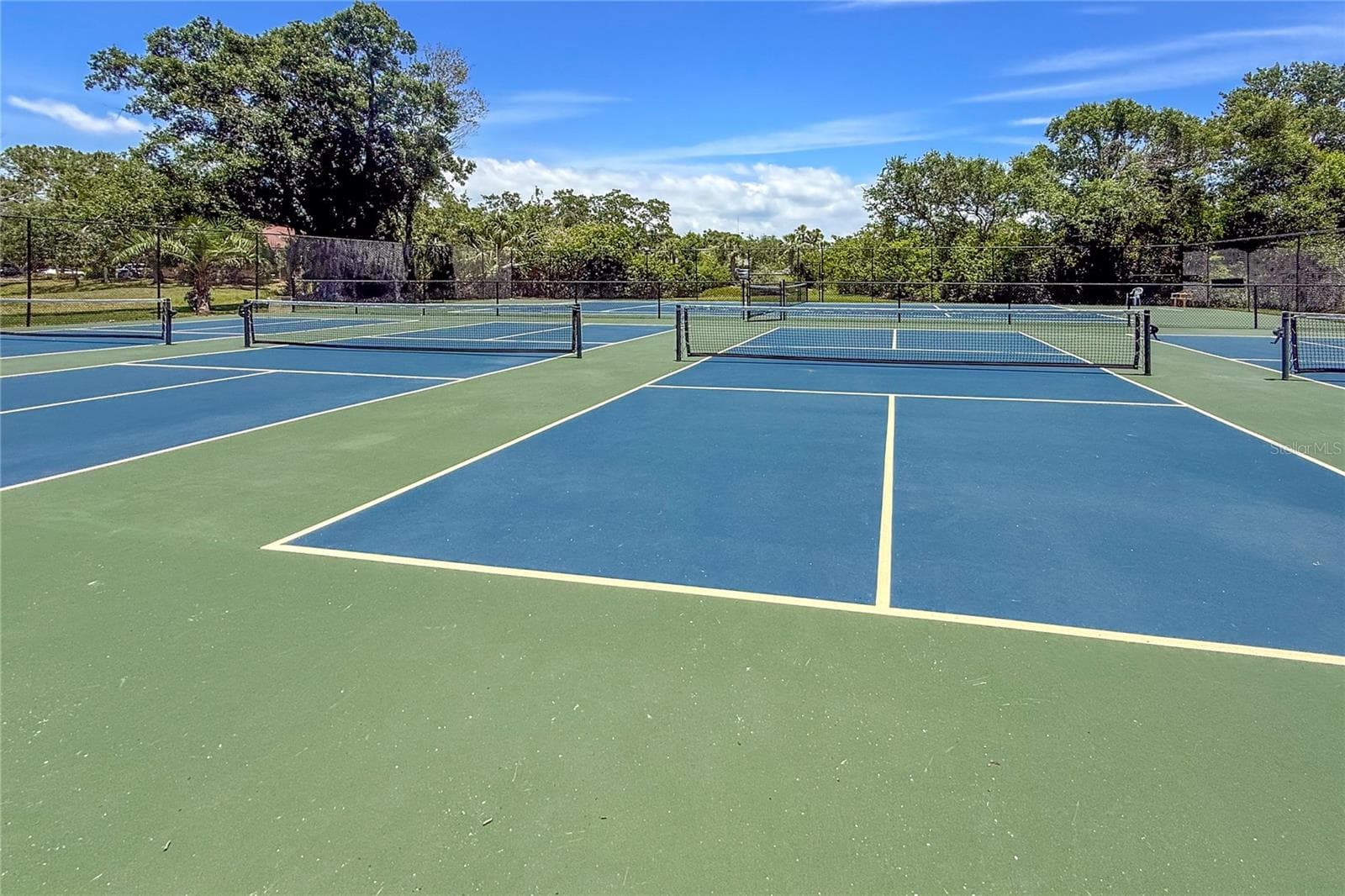 Tennis anyone? - 220 LAKEWOOD DR #220, BRADENTON