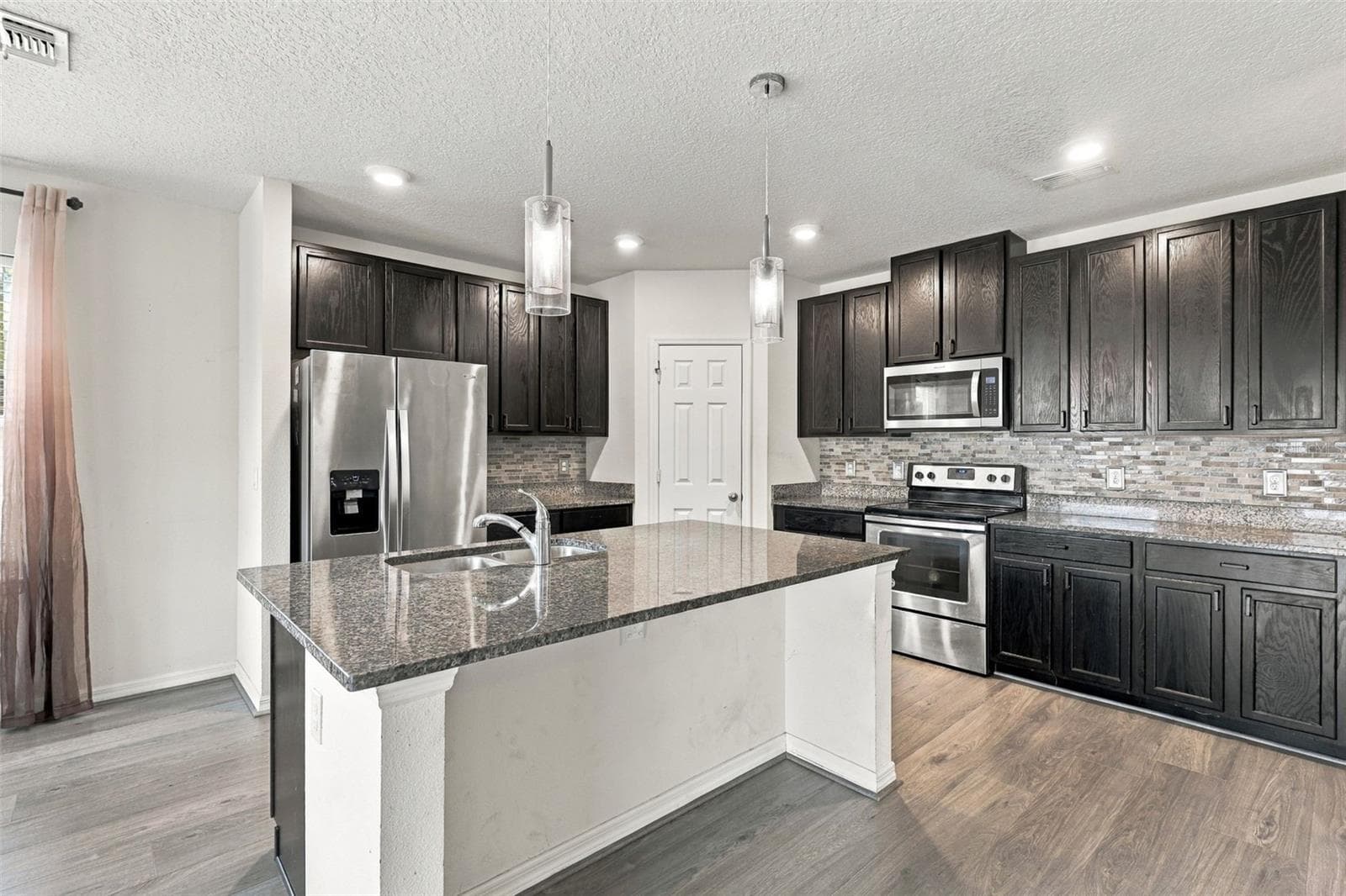 Single Family Residence at 2838 NOBLE CROW DR, KISSIMMEE, photo 7 of 42