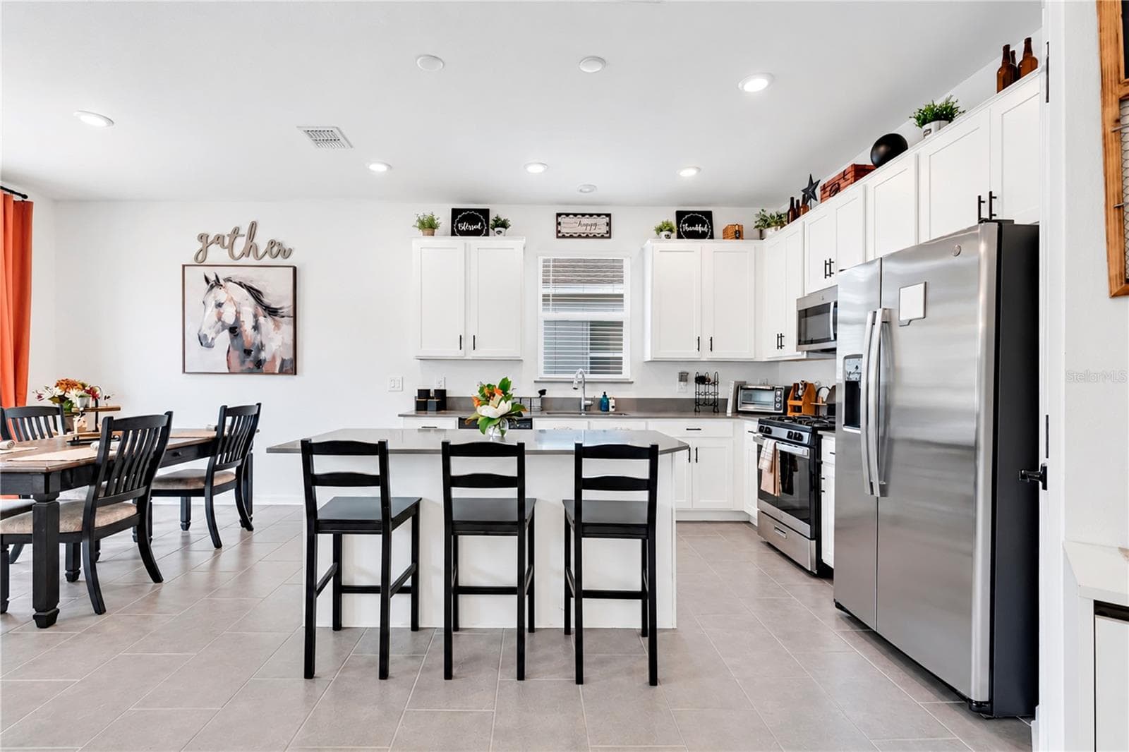 Single Family Residence at 34024 SKY BLOSSOM CIR, LEESBURG, photo 11 of 40