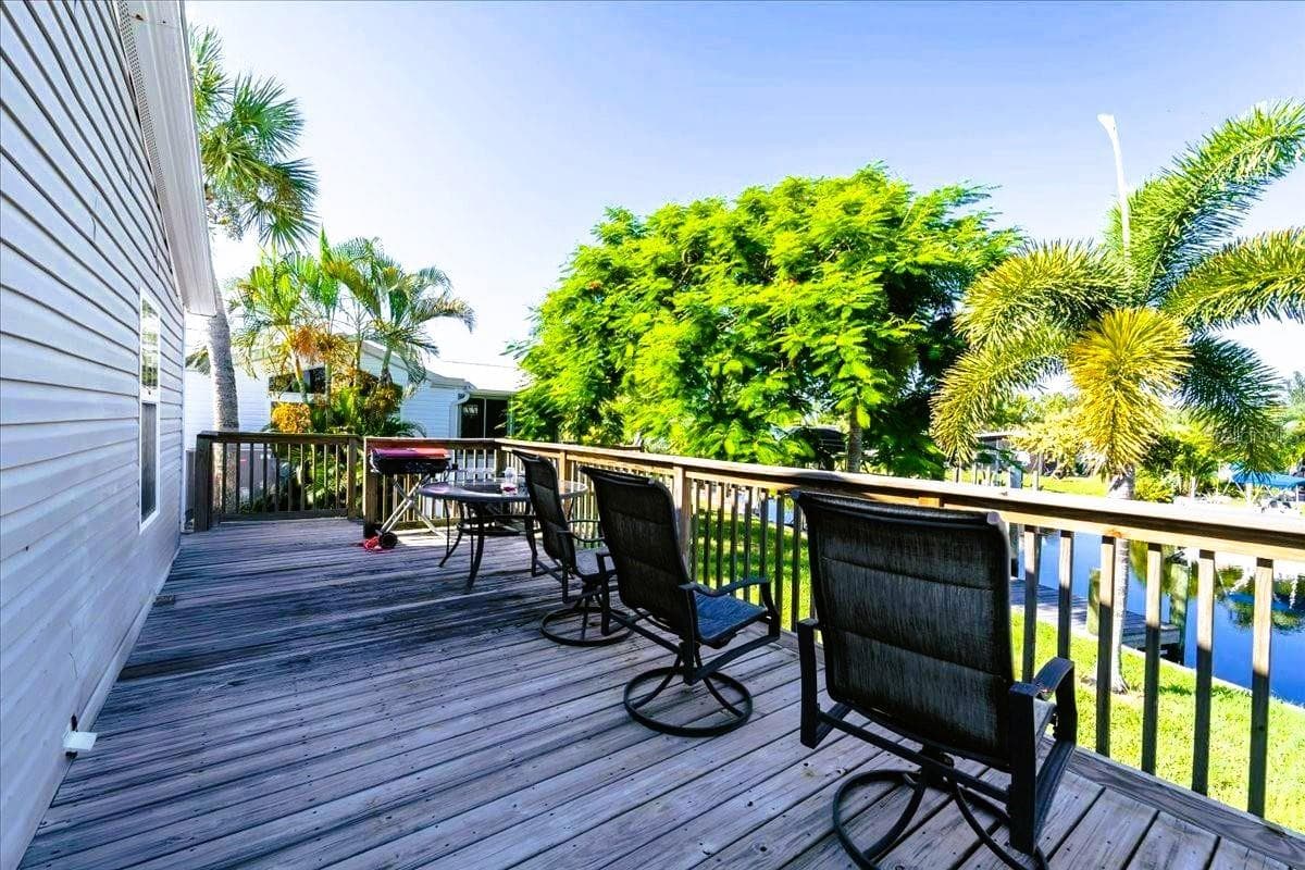 Manufactured Home at 3127 BAYSIDE PKWY, PUNTA GORDA, photo 6 of 47